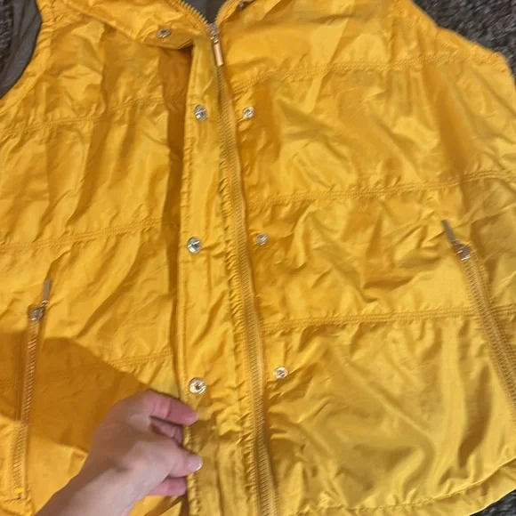 Gold/Yellow Puff Vest with Built in Gray Hoodie Size 2X - Picture 4 of 8